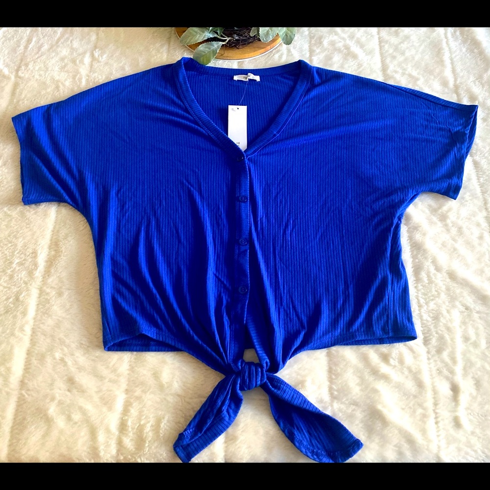 2/$25 MIX & MATCH RIB KNIT TIE FRONT TEE